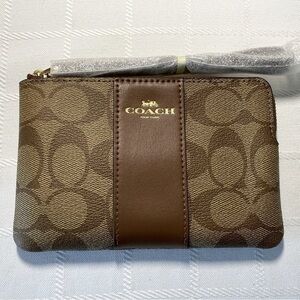 New Coach Corner Zip Wristlet NWT